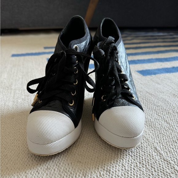 L.A.M.B. embossed logo wedge sneakers - Picture 3 of 7